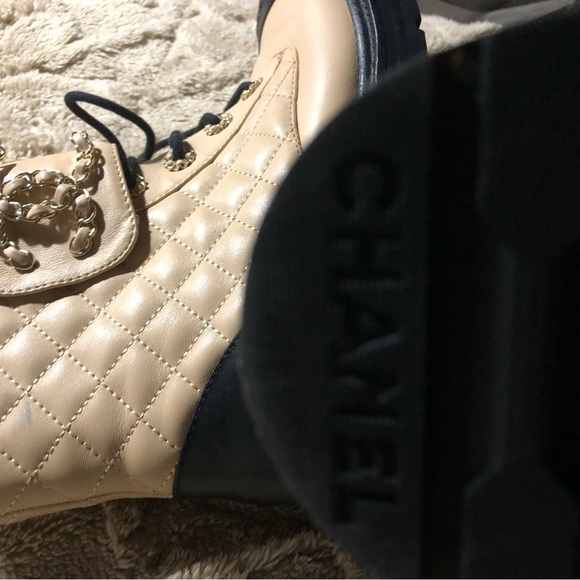 Chanel Beige and Black Lace-Up Moto Boots size 40 euro size approx size 10 Rare - Picture 9 of 17